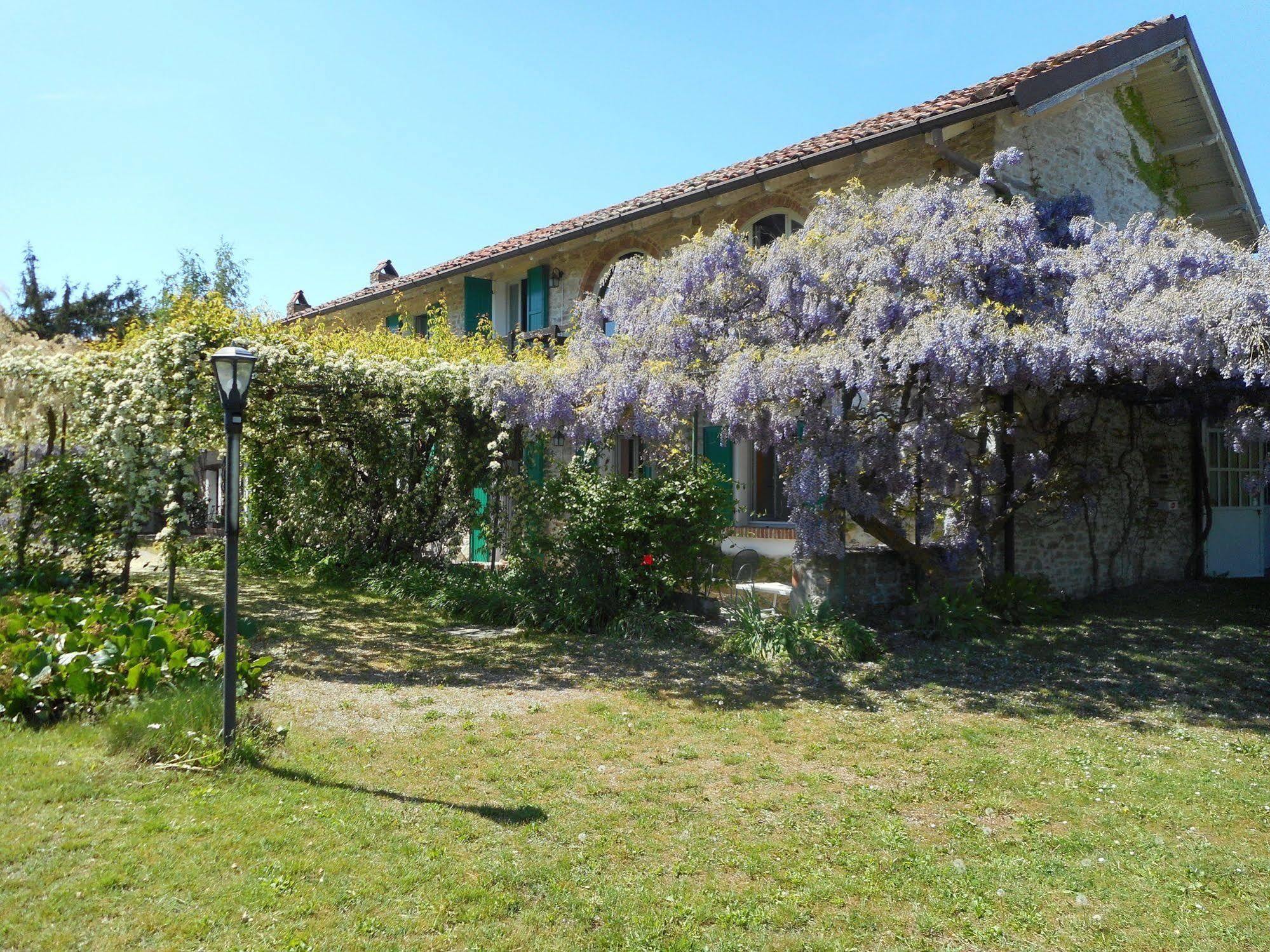 Agriturismo Cascina Serra Cossano Belbo Exterior photo
